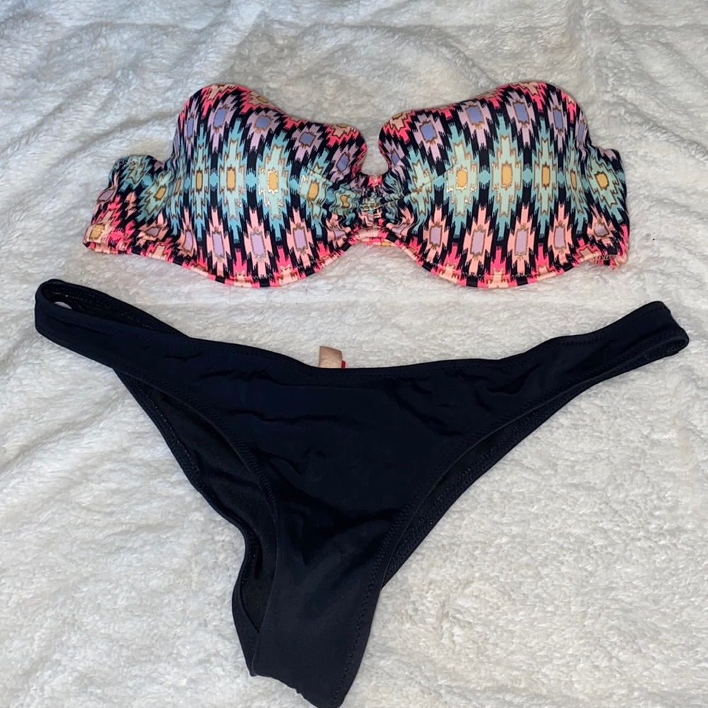 Victoria’s Secret bikini